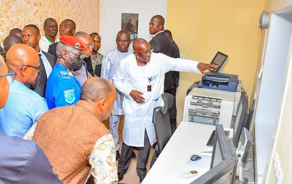Burkina Faso : Inauguration historique de l&rsquo;IRM du CHU-SS par le Premier Ministre Dr Apollinaire Joachimson Kyélèm de Tambèla