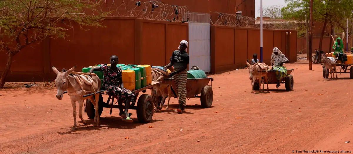 Burkina Faso : L&rsquo;État reprend ses droits dans les zones libérées et la vie revient