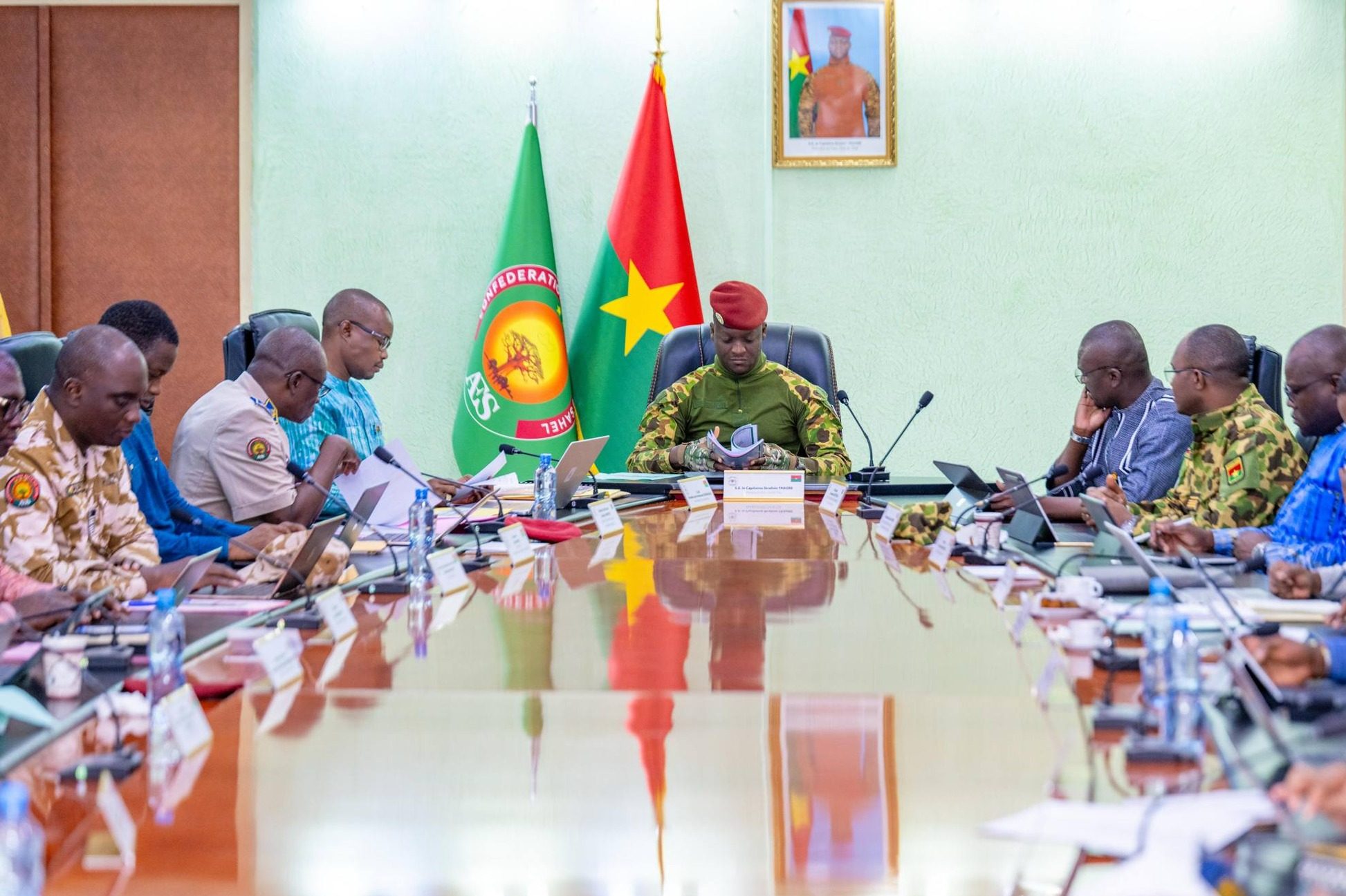 Burkina Faso : Le Conseil des ministres se réunit sous la présidence du Capitaine Ibrahim Traoré