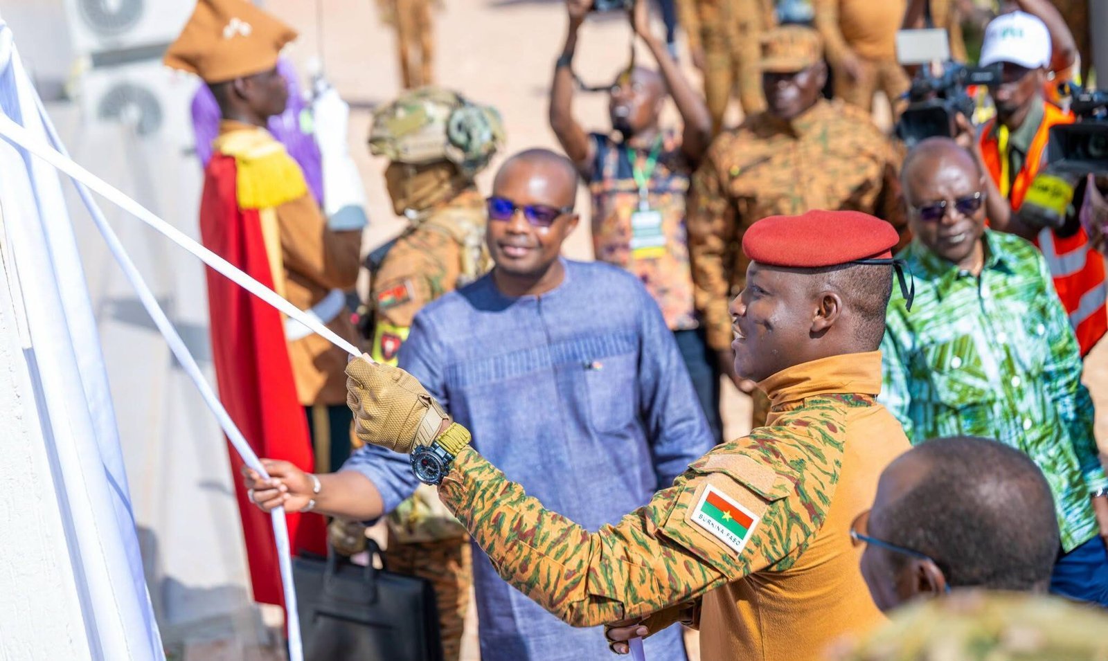 Burkina Faso : A Bobo-Dioulasso, le Capitaine Ibrahim Traoré inaugure un complexe d&rsquo;amphithéâtres et lance un chantier éducatif national sans précédent